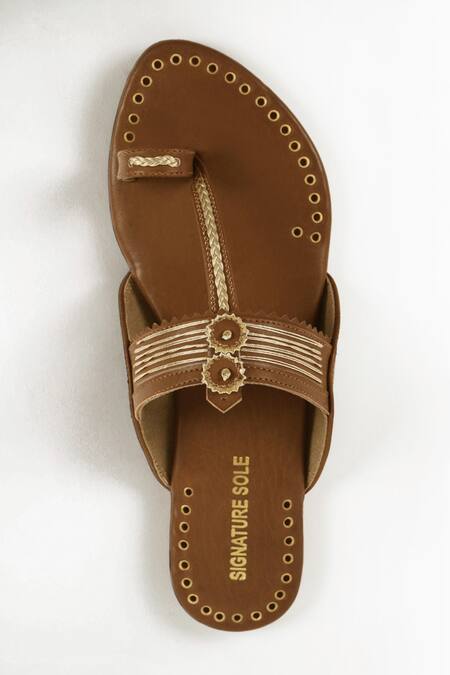 Buy Signature Sole Brown Abstract Hand Embroidered Kolhapuri Flats Online at Aza Fashions Buy_Signature Sole_Brown Abstract Hand Embroidered Kolhapuri Flats _Online_at_Aza_Fashions