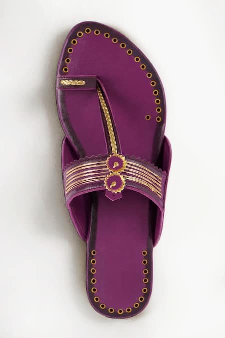 Signature Sole_Purple Hand Embroidery Kasab Kolhapuri Flats _Online_at_Aza_Fashions
