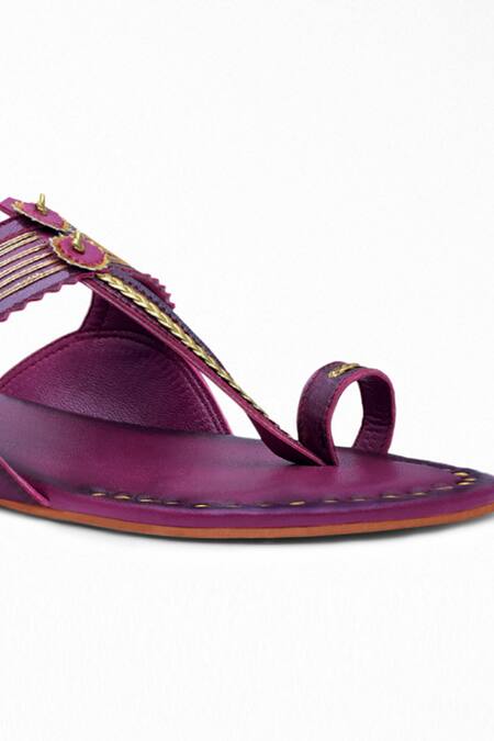 Signature Sole_Purple Hand Embroidery Kasab Kolhapuri Flats _at_Aza_Fashions