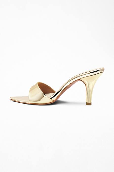 Buy Signature Sole Gold Mirror Finished Pointed Toe Heels Online at Aza Fashions Buy_Signature Sole_Gold Mirror Finished Pointed Toe Heels _Online_at_Aza_Fashions