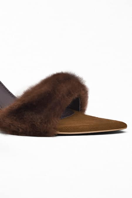 Heeled slippers with discount fur