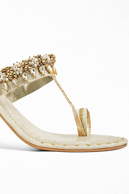 Shop Signature Sole White Embroidery, Sequins Kolhapuri Block Heels Online at Aza Fashions Shop_Signature Sole_White Embroidery, Sequins Kolhapuri Block Heels _Online_at_Aza_Fashions