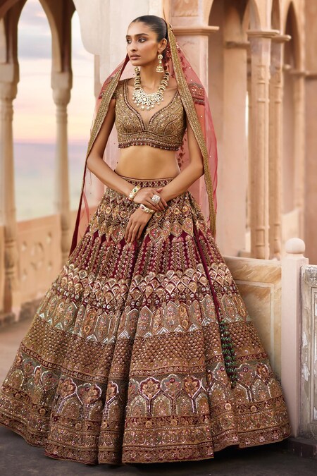 Brown kinaaz lehenga set | Lehenga, Aza fashion, Sequin lehenga