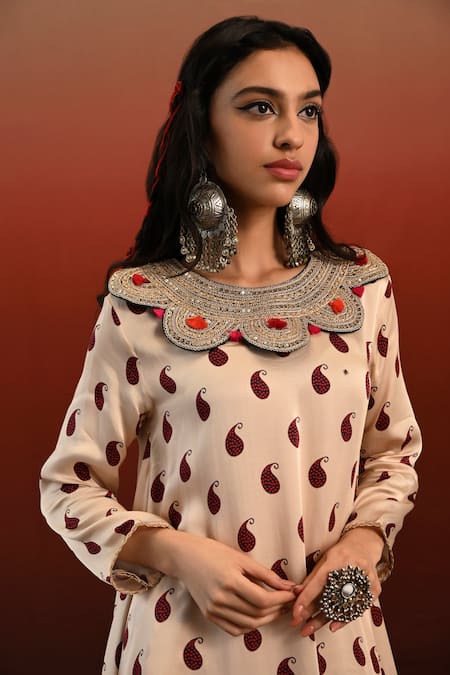 Shop Swati Vijaivargie Off White Bemberg Modal Satin Sarika Paisley Print Tunic With Sharara Online at Aza Fashions Shop_Swati Vijaivargie_Off White Bemberg Modal Satin Sarika Paisley Print Tunic With Sharara _Online_at_Aza_Fashions