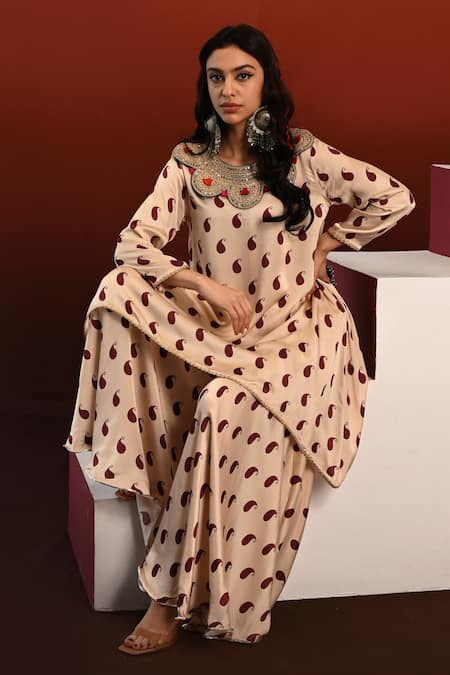 Swati Vijaivargie Off White Bemberg Modal Satin Sarika Paisley Print Tunic With Sharara at Aza Fashions Swati Vijaivargie_Off White Bemberg Modal Satin Sarika Paisley Print Tunic With Sharara _at_Aza_Fashions