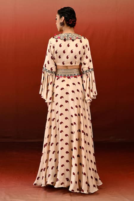 Shop Swati Vijaivargie Off White Modal, Silk Organza Embroidery V-neck Veena Paisley Print Lehenga Set at Aza Fashions Shop_Swati Vijaivargie_Off White Modal, Silk Organza Embroidery V-neck Veena Paisley Print Lehenga Set _at_Aza_Fashions