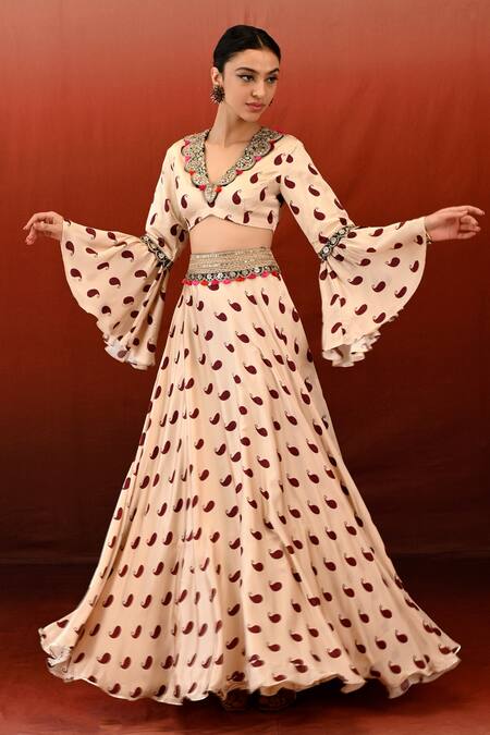 Swati Vijaivargie Off White Modal, Silk Organza Embroidery V-neck Veena Paisley Print Lehenga Set Online at Aza Fashions Swati Vijaivargie_Off White Modal, Silk Organza Embroidery V-neck Veena Paisley Print Lehenga Set _Online_at_Aza_Fashions