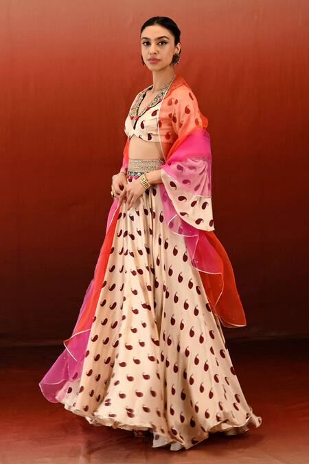 Shop Swati Vijaivargie Off White Modal, Silk Organza Embroidery V-neck Veena Paisley Print Lehenga Set Online at Aza Fashions Shop_Swati Vijaivargie_Off White Modal, Silk Organza Embroidery V-neck Veena Paisley Print Lehenga Set _Online_at_Aza_Fashions