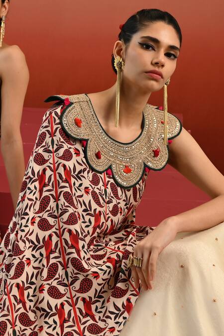 Buy Swati Vijaivargie Off White Silk Organza, Satin, Arya Danka Work Lehenga With Paisley Print Top Buy_Swati Vijaivargie_Off White Silk Organza, Satin, Arya Danka Work Lehenga With Paisley Print Top