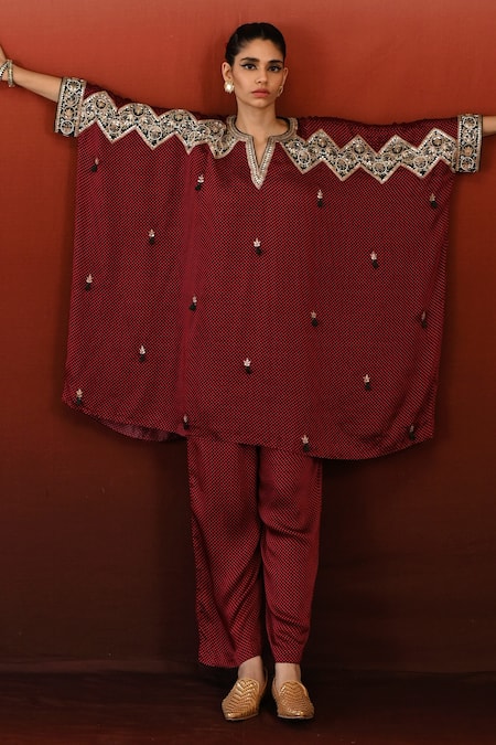 Swati Vijaivargie Maroon Bamberg Modal Satin Print Geometric Notched Floral Embroidered Poncho Set at Aza Fashions Swati Vijaivargie_Maroon Bamberg Modal Satin Print Geometric Notched Floral Embroidered Poncho Set _at_Aza_Fashions