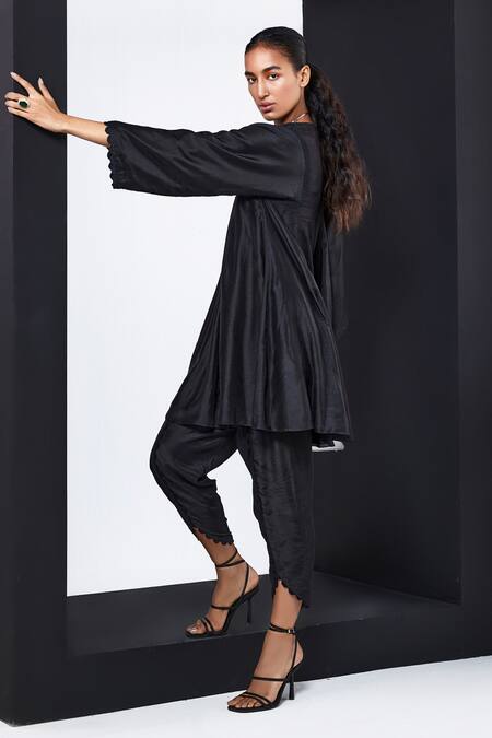 Ridhi Mehra Black Cliantha Solid Silk Kurta And Tulip Pant Set Online at Aza Fashions Ridhi Mehra_Black Cliantha Solid Silk Kurta And Tulip Pant Set _Online_at_Aza_Fashions