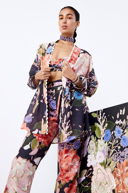 Ridhi Mehra Black Chanderi Embroidery Sweetheart Neck Grance Printed Cape Pant Set at Aza Fashions Ridhi Mehra_Black Chanderi Embroidery Sweetheart Neck Grance Printed Cape Pant Set _at_Aza_Fashions