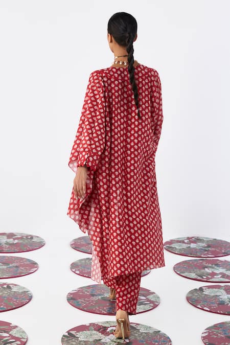 Shop Ridhi Mehra Red Chanderi Pema Tulip Motif Print Cape Pant Set at Aza Fashions Shop_Ridhi Mehra_Red Chanderi Pema Tulip Motif Print Cape Pant Set _at_Aza_Fashions