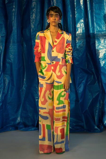 Buy Doh Tak Keh Beige Satin Lipi Abstract Print Blazer Online at Aza Fashions Buy_Doh Tak Keh_Beige Satin Lipi Abstract Print Blazer_Online_at_Aza_Fashions