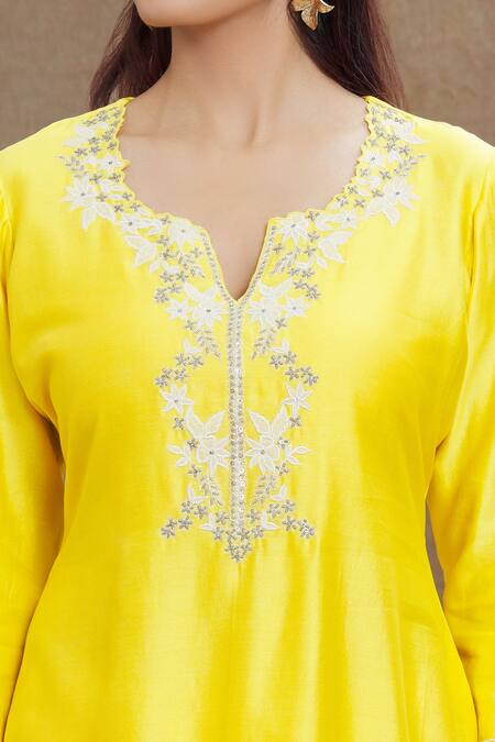 Buy_1999ad By Amita & Deepak_Yellow Chanderi Sequins, Embroidery Split V-neck Yoke Kurta And Pant Set _Online_at_Aza_Fashions
