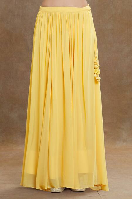 1999ad By Amita & Deepak_Yellow Georgette Embroidery V-neck Blouse Lehenga _at_Aza_Fashions