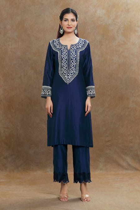 1999ad By Amita & Deepak_Blue Chanderi Embroidery Split V-neck Kurta Pant Set _Online_at_Aza_Fashions