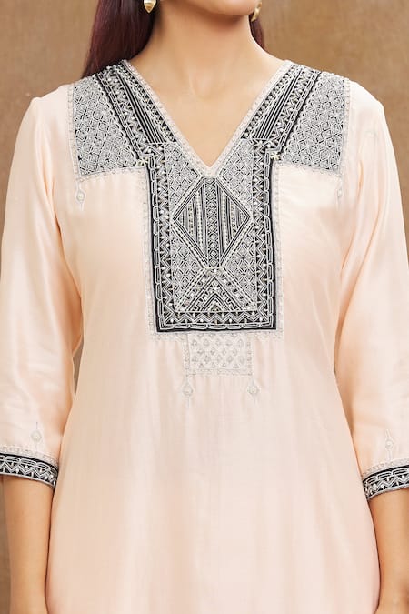 Shop_1999ad By Amita & Deepak_Peach Chanderi Embroidery V-neck Yoke Kurta And Pant Set _Online_at_Aza_Fashions