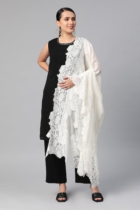 MODARTA White Lace Wool Border Shawl