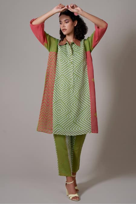 Priti Prashant Green Cotton, Silk Collared Keshi Geometric Print Tunic And Pant Set Online at Aza Fashions Priti Prashant_Green Cotton, Silk Collared Keshi Geometric Print Tunic And Pant Set _Online_at_Aza_Fashions