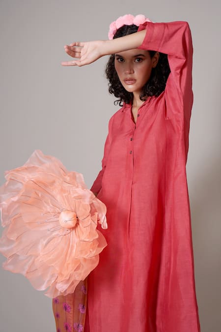 Buy Priti Prashant Coral Linen, Silk Organza Tassels Collared Hasu Kurta Set With Printed Stole Online at Aza Fashions Buy_Priti Prashant_Coral Linen, Silk Organza Tassels Collared Hasu Kurta Set With Printed Stole _Online_at_Aza_Fashions
