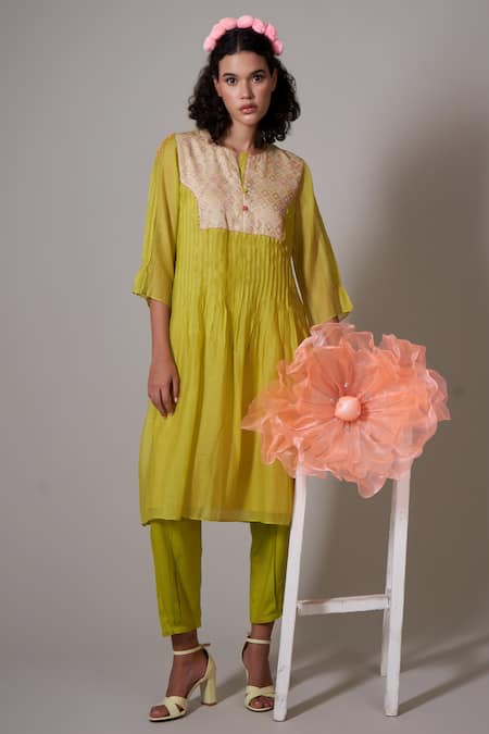 Priti Prashant Green Cotton, Silk Beads Round Neck Sayuri Handwoven Pleated Kurta With Pant Online at Aza Fashions Priti Prashant_Green Cotton, Silk Beads Round Neck Sayuri Handwoven Pleated Kurta With Pant _Online_at_Aza_Fashions