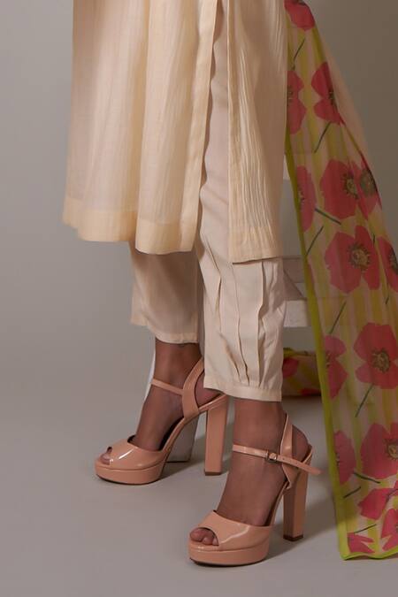 Priti Prashant Beige Cotton, Silk Beads, Applique, Embroidery Gekka Pleated Handwoven Kurta Set at Aza Fashions Priti Prashant_Beige Cotton, Silk Beads, Applique, Embroidery Gekka Pleated Handwoven Kurta Set _at_Aza_Fashions