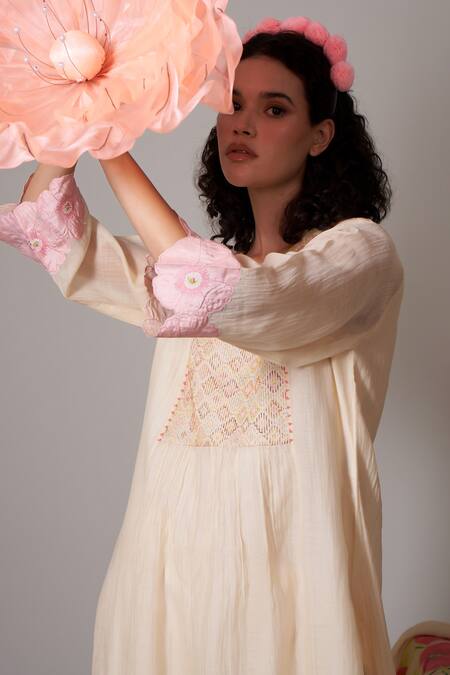 Buy Priti Prashant Beige Cotton, Silk Beads, Applique, Embroidery Gekka Pleated Handwoven Kurta Set Buy_Priti Prashant_Beige Cotton, Silk Beads, Applique, Embroidery Gekka Pleated Handwoven Kurta Set