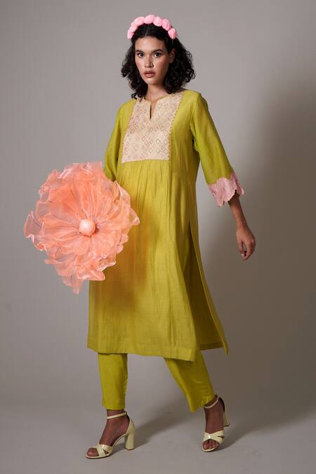 Priti Prashant Green Cotton, Silk, Muslin Beads, Gekka Pleated Handwoven Kurta Pant Set Online at Aza Fashions Priti Prashant_Green Cotton, Silk, Muslin Beads, Gekka Pleated Handwoven Kurta Pant Set _Online_at_Aza_Fashions