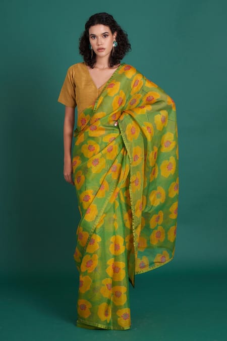 Priti Prashant Ume Poppy Print Saree With Unstitched Blouse Piece 