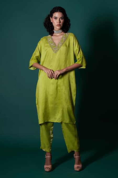 Priti Prashant Green Silk Embroidered Zardozi V Neck Riaa Kaftan Kurta And Pant Set  