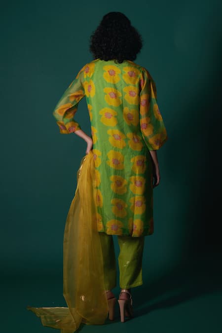 Shop Priti Prashant Green Silk Organza Sequins Keyhole Neck Tarina Poppy Floral Print Kurta Set at Aza Fashions Shop_Priti Prashant_Green Silk Organza Sequins Keyhole Neck Tarina Poppy Floral Print Kurta Set _at_Aza_Fashions