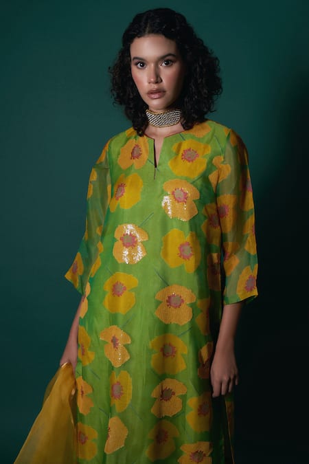 Shop Priti Prashant Green Silk Organza Sequins Keyhole Neck Tarina Poppy Floral Print Kurta Set Online at Aza Fashions Shop_Priti Prashant_Green Silk Organza Sequins Keyhole Neck Tarina Poppy Floral Print Kurta Set _Online_at_Aza_Fashions