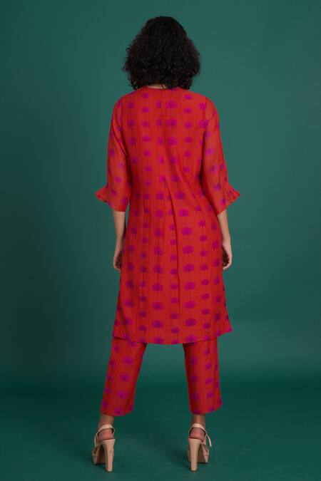 Shop Priti Prashant Red Cotton, Silk Embroidery V-neck Juana Floral Print Kurta And Pant Set at Aza Fashions Shop_Priti Prashant_Red Cotton, Silk Embroidery V-neck Juana Floral Print Kurta And Pant Set _at_Aza_Fashions