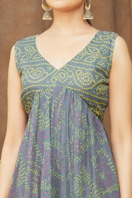 Shop_Naintara Bajaj_Grey Kota Doria, Chiffon Tassels V-neck Bandhani Pattern Anarkali With Dupatta _Online_at_Aza_Fashions