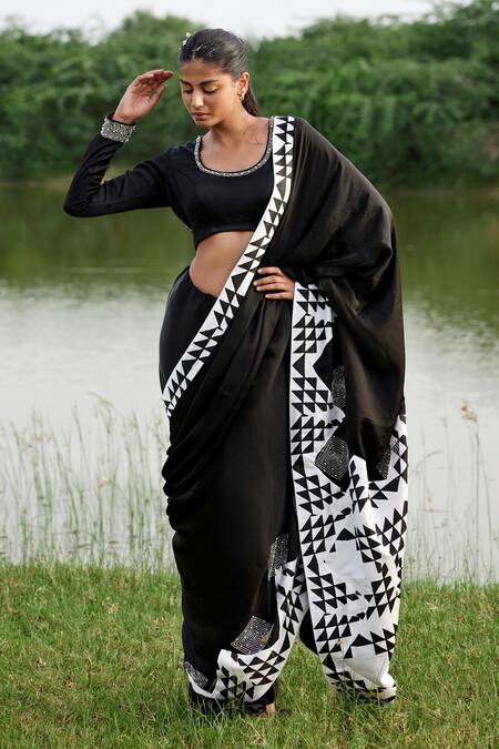 Amrood_Black Taffeta Sequins Scoop Neck Prism Print Saree With Blouse _Online_at_Aza_Fashions