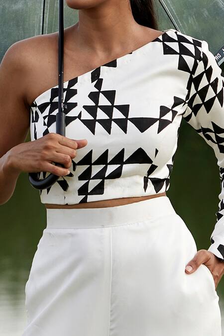 Amrood White Taffeta One Shoulder Prism Magic Print Top With Pant Online at Aza Fashions Amrood_White Taffeta One Shoulder Prism Magic Print Top With Pant _Online_at_Aza_Fashions