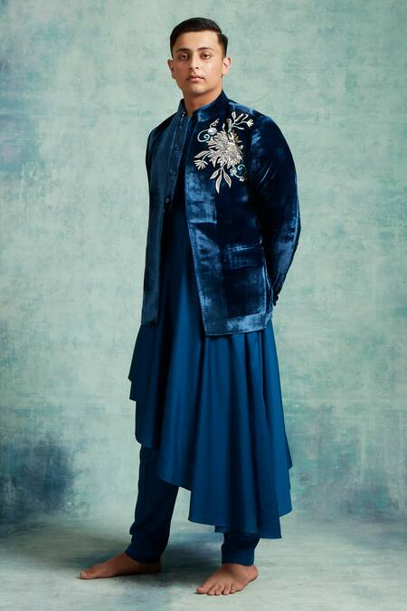 Vedika Soni Blue Velvet Embroidery Floral Placed Jacket Kurta Set at Aza Fashions Vedika Soni_Blue Velvet Embroidery Floral Placed Jacket Kurta Set _at_Aza_Fashions