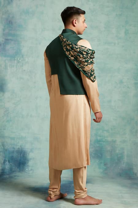 Vedika Soni Floral Embroidered Bundi Kurta Set 