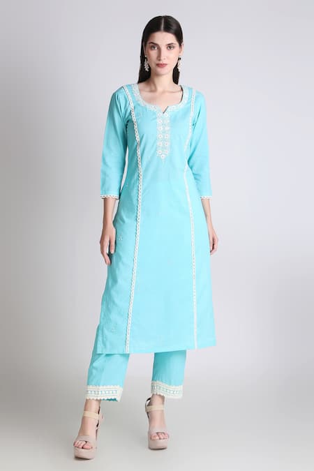 Tashee Sky Blue Cotton Embroidered Thread Notched Floral Placement Kurta With Pant 