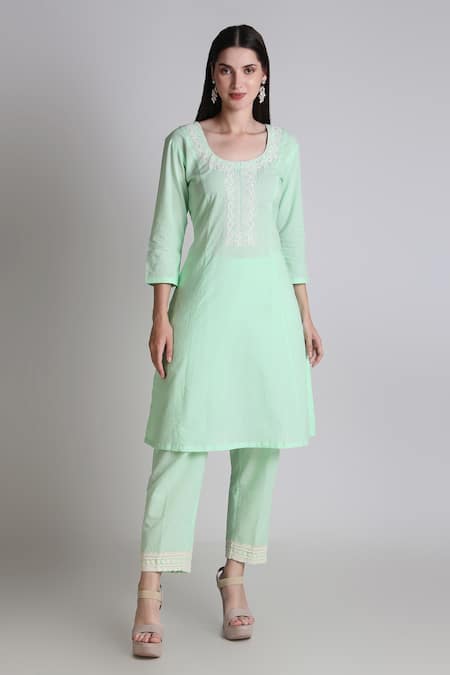 Tashee Green Cotton Embroidery Round Neck Placed Floral Kurta With Pant 