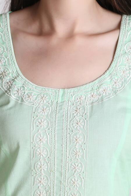 Tashee Green Cotton Embroidery Round Neck Placed Floral Kurta With Pant at Aza Fashions Tashee_Green Cotton Embroidery Round Neck Placed Floral Kurta With Pant _at_Aza_Fashions