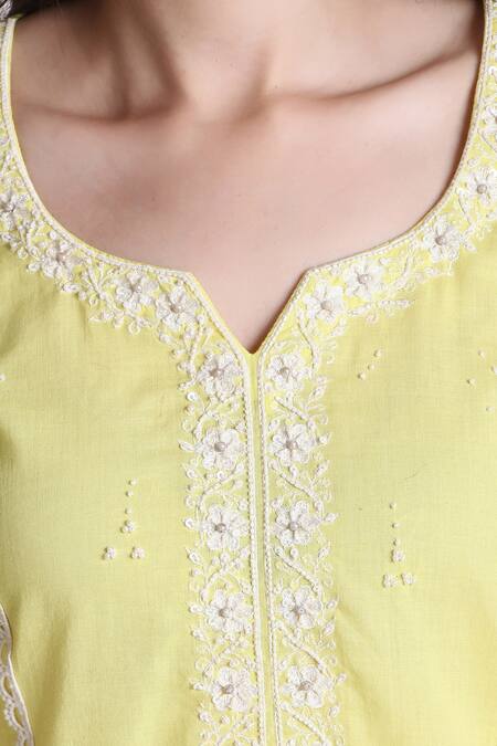 Buy Tashee Yellow Cotton, Organza Pearls, Embroidery Scoop Neck Flora Kurta Pant Set Buy_Tashee_Yellow Cotton, Organza Pearls, Embroidery Scoop Neck Flora Kurta Pant Set