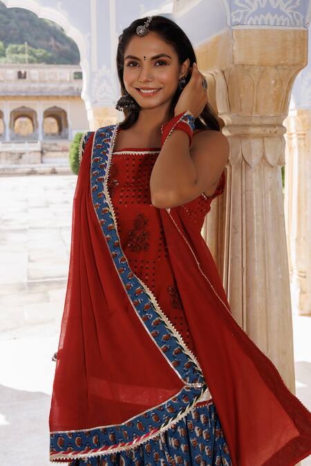 Buy_Geroo Jaipur_Red Cotton, Chiffon Gota Patti, Botanical Hand Block Print Kurta Skirt Set _Online_at_Aza_Fashions