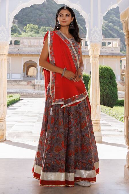 Shop_Geroo Jaipur_Grey Cotton Gota Patti, Cut Work Square Neck Hand Block Printed Kurta Skirt Set _Online_at_Aza_Fashions