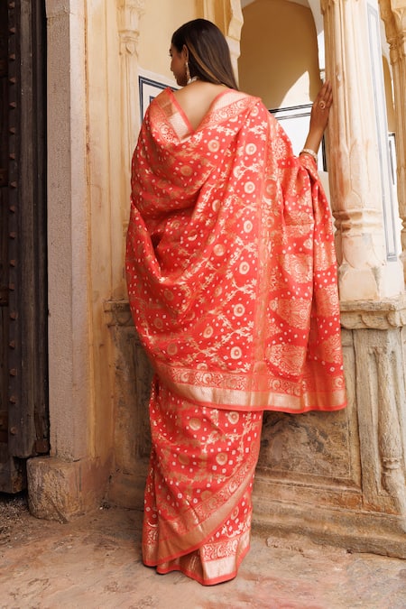 Geroo Jaipur Floral Woven Saree With Unstitched Blouse Piece 