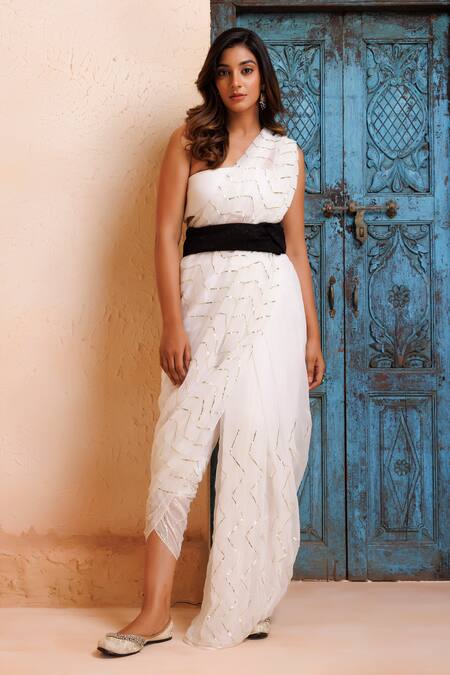 Geroo Jaipur White Saree Chiffon Hand Embroidered Gota Work With Unstitched Blouse Piece