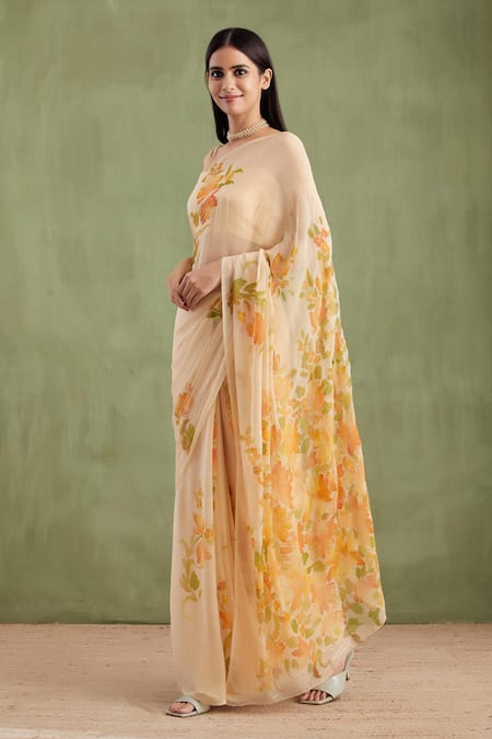Buy_Geroo Jaipur_Beige Chiffon, Jacquard Blooming Hand Painted Saree With Unstitched Blouse Piece _Online_at_Aza_Fashions