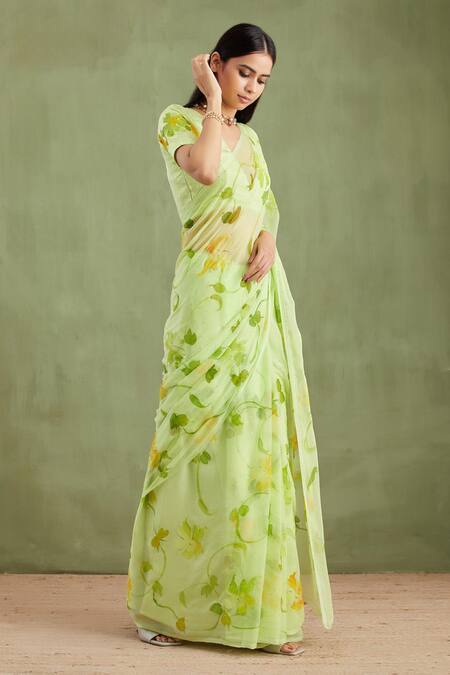 Buy_Geroo Jaipur_Green Chiffon, Jacquard Florid Hand Painted Saree With Unstitched Blouse Piece _Online_at_Aza_Fashions