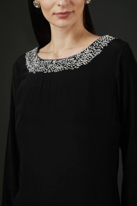 Vedika Soni Black Crepe Embroidery Cutdana Round Leaf Neckline Kurta Online at Aza Fashions Vedika Soni_Black Crepe Embroidery Cutdana Round Leaf Neckline Kurta _Online_at_Aza_Fashions